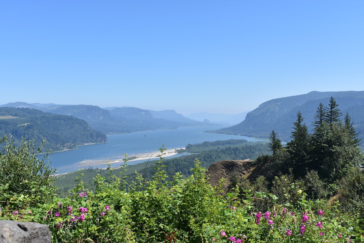 Piccole città nella zona panoramica nazionale di Columbia River Gorge